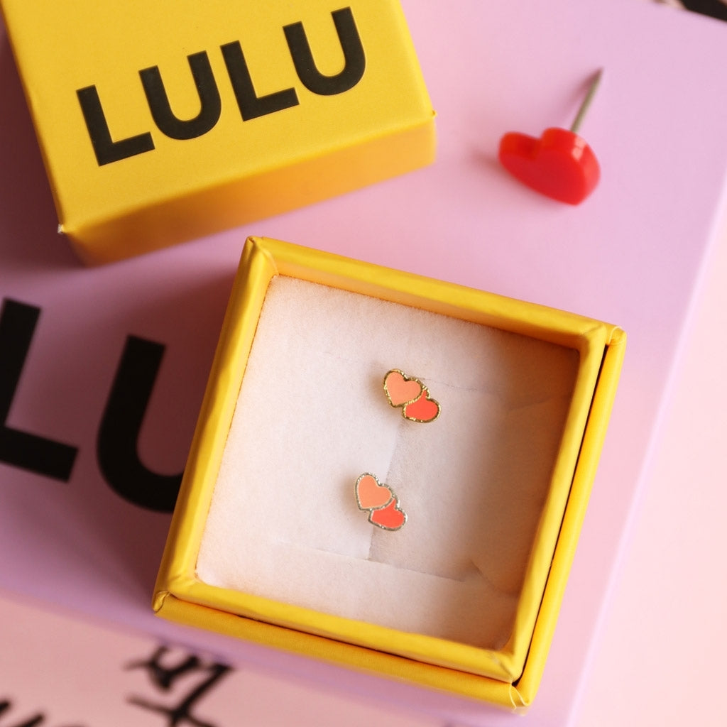 LULU Copenhagen 2Hearts örhänge 1 st guldpläterad Ear stud, 1 pcs Burnt Coral-Orange Coral