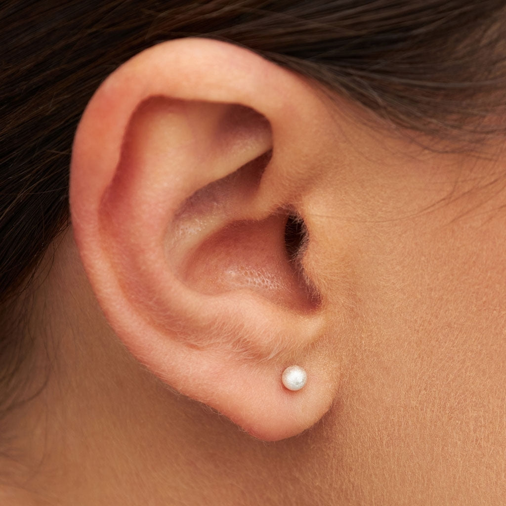 LULU Copenhagen Ball Brushed örhÀnge 1 st Ear stud, 1 pcs Silver