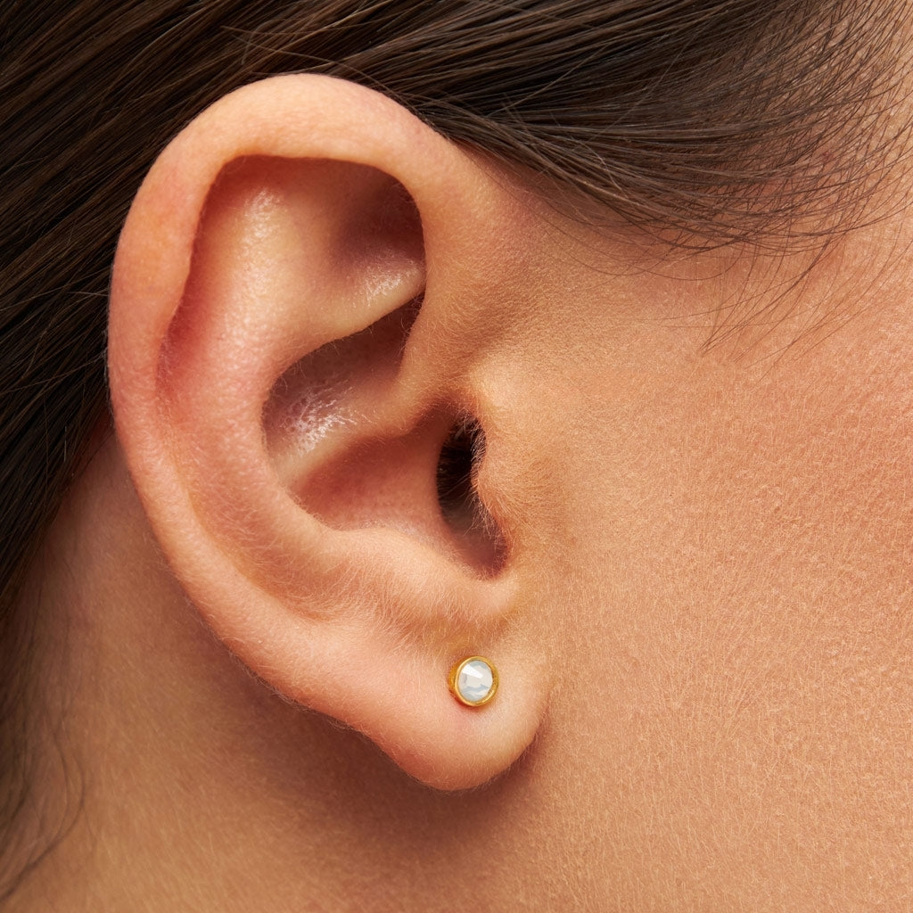 LULU Copenhagen Bling örhänge 1 st guldpläterad Ear stud, 1 pcs Vit Opal