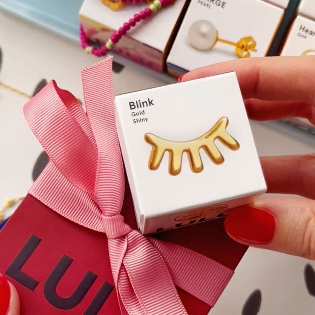 LULU Copenhagen Blink örhänge 1 st glänsande Ear stud, 1 pcs Guldpläterad