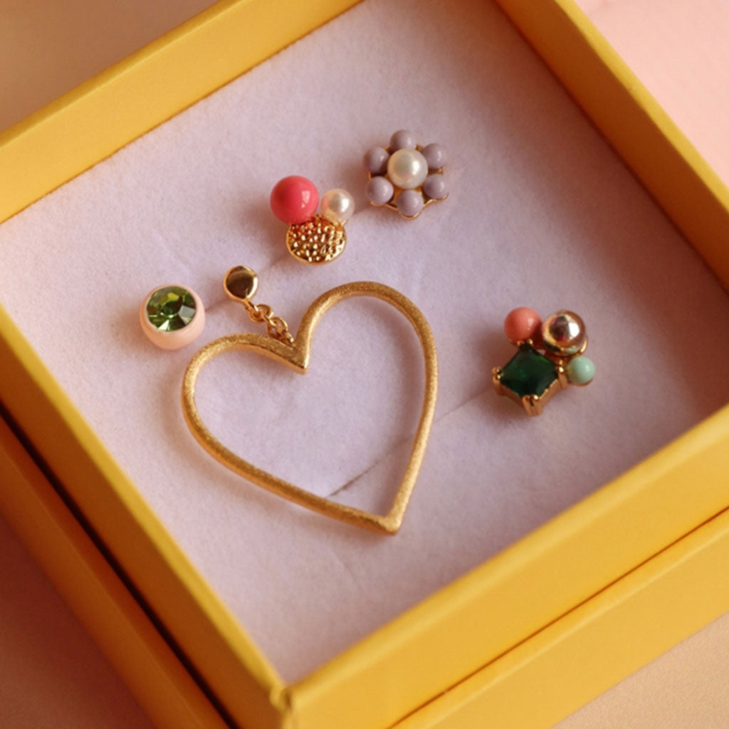 LULU Copenhagen Bouquet Plate örhÀnge 1 st Ear stud, 1 pcs GuldplÀterad