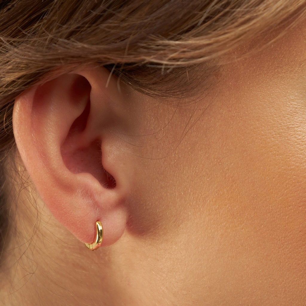 LULU Copenhagen Buckle Hoops Small par Hoops GuldplÀterad