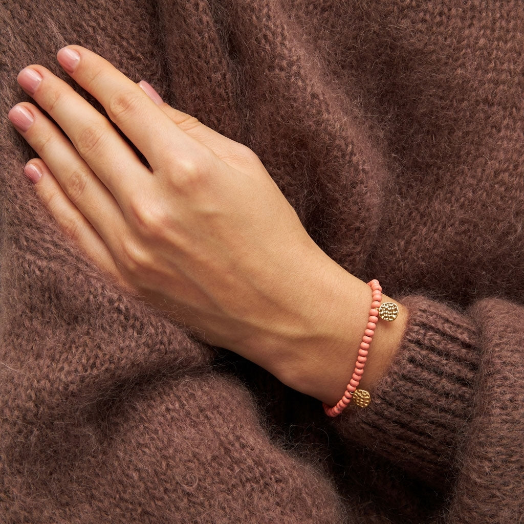 LULU Copenhagen Color Ball Armband Charms guldpläterad Bracelets Burnt Coral