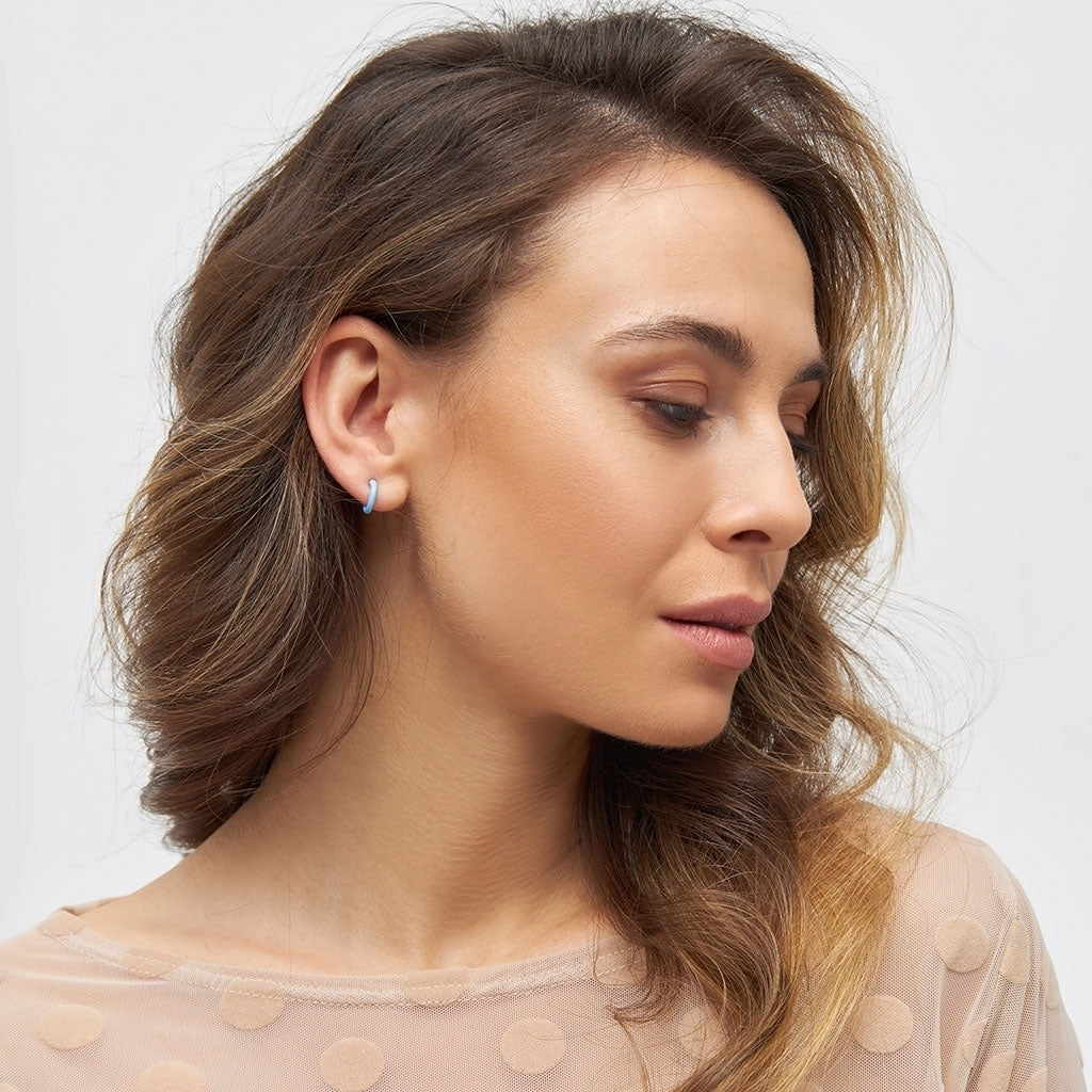 LULU Copenhagen Color Hoop 1 pcs - Box Ear stud, 1 pcs LjusblÄ