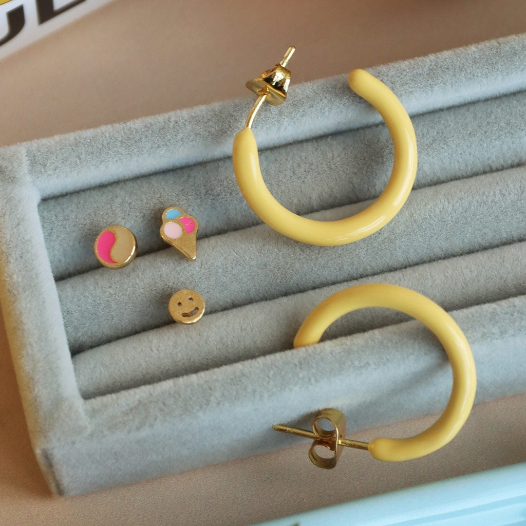LULU Copenhagen Color Hoops Medium par Hoops Gul