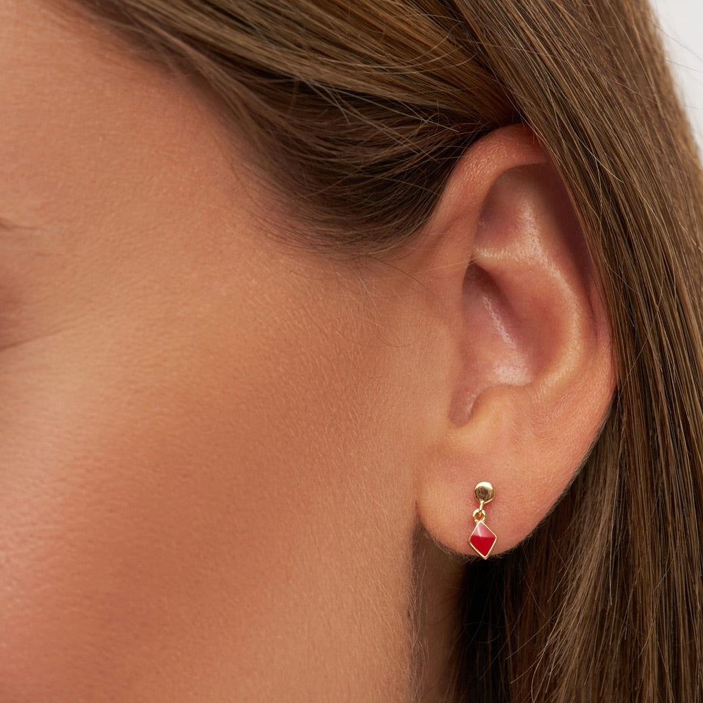 LULU Copenhagen Confetti Dangling örhänge 1 st guldpläterad Ear stud, 1 pcs Passion Red