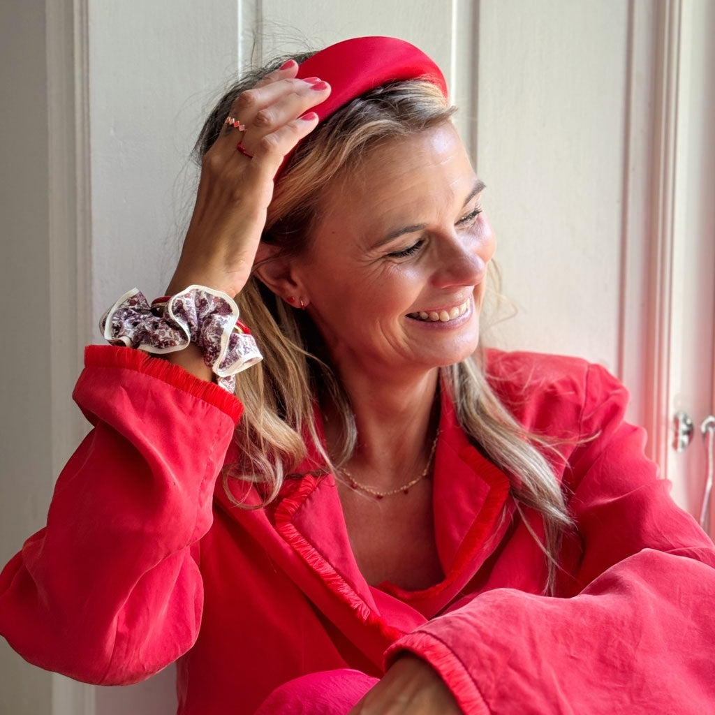 LULU Copenhagen Love U Halsband guldpläterad Necklaces Passion Red