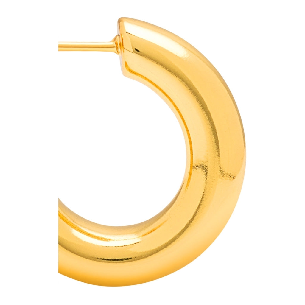 LULU Copenhagen Non Hoops Chunky Small par skinande Hoops GuldplÀterad