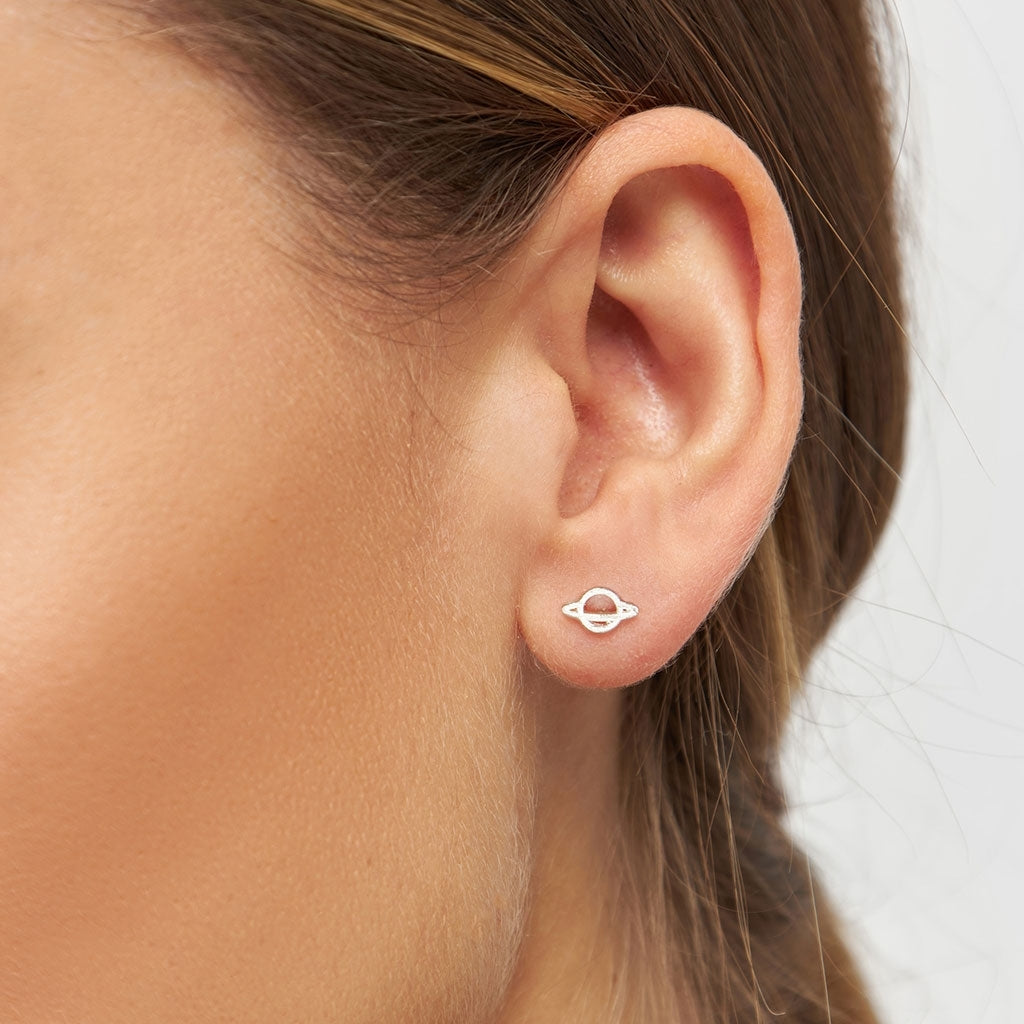 LULU Copenhagen Saturn örhänge 1 st Ear stud, 1 pcs Silver