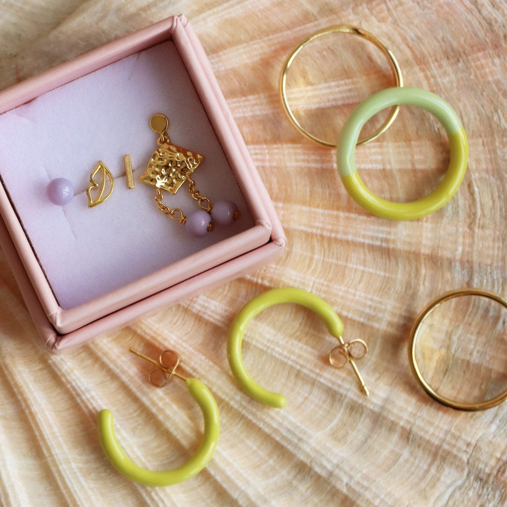 LULU Copenhagen Secret örhänge 1 st Ear stud, 1 pcs Guldpläterad