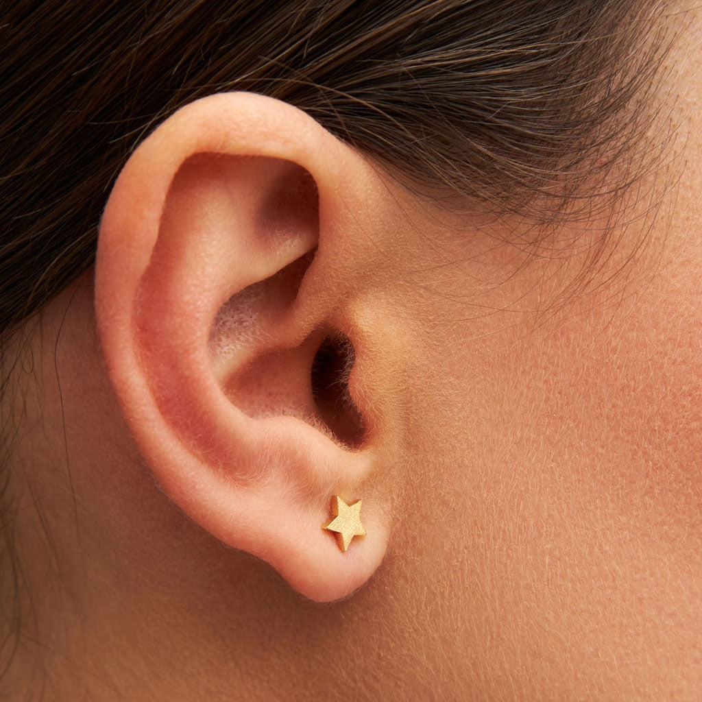 LULU Copenhagen Star örhänge 1 st Ear stud, 1 pcs Guldpläterad