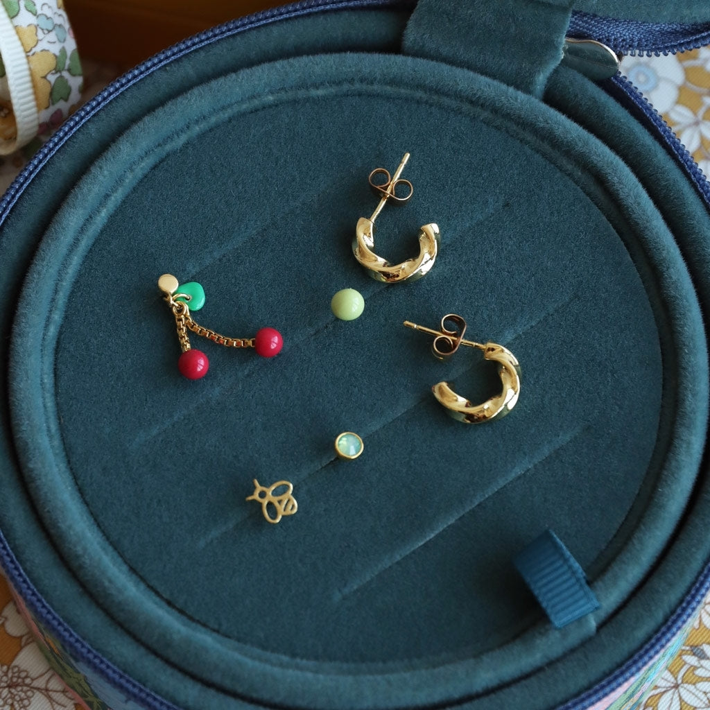 LULU Copenhagen Swirl Hoops Small par Hoops GuldplÀterad