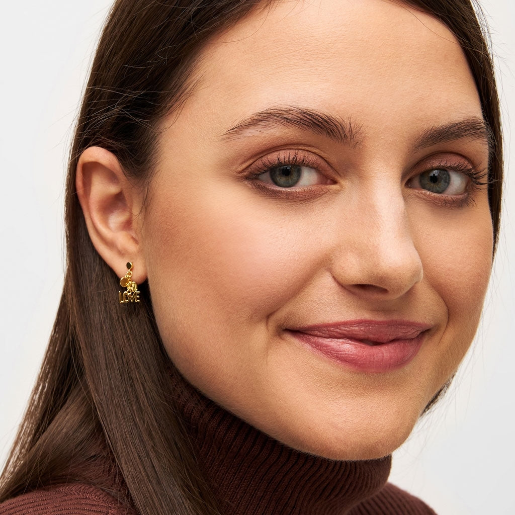 LULU Copenhagen Word Love Dangling örhänge 1 st Ear stud, 1 pcs Guldpläterad