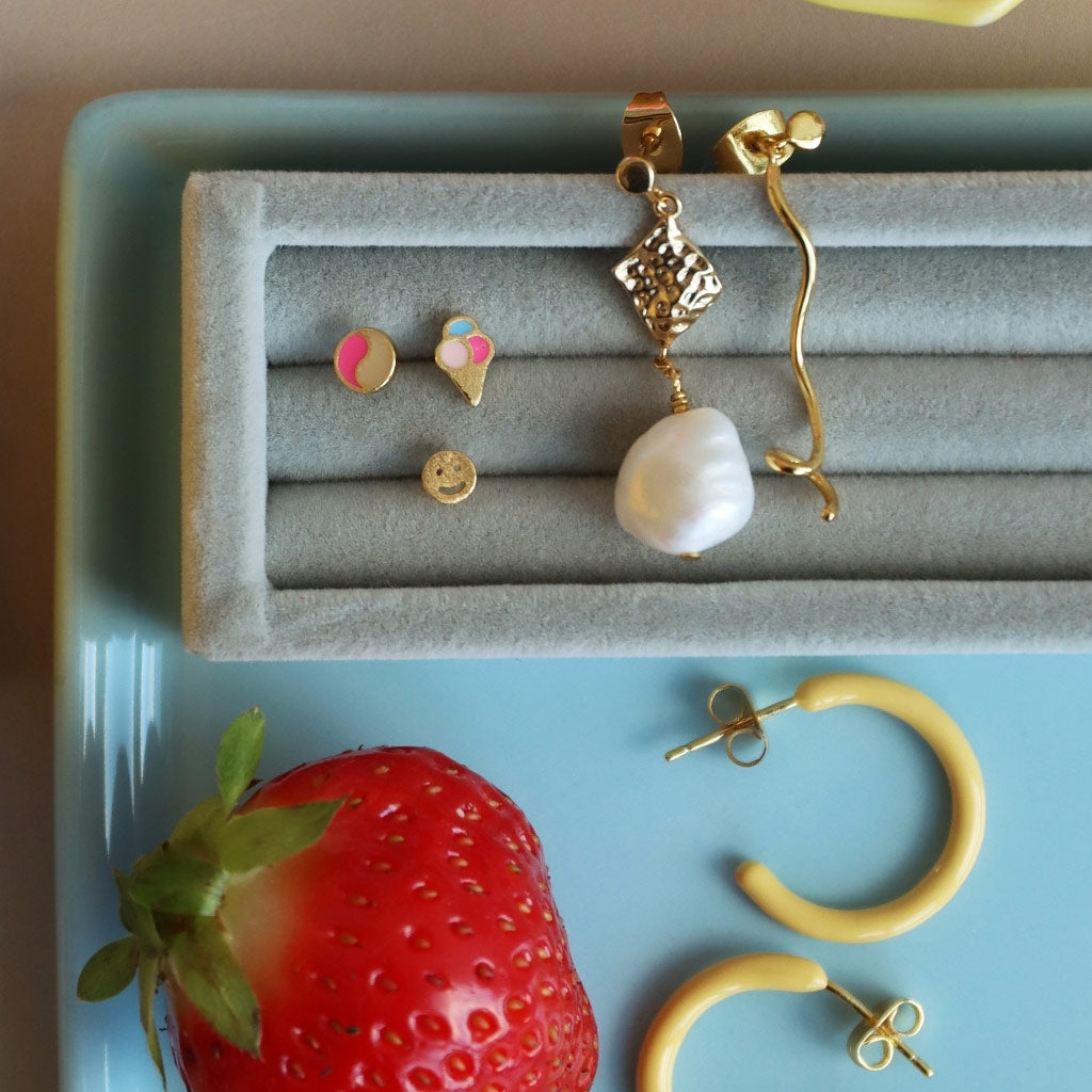 LULU Copenhagen Yin Yang örhÀnge 1 st Ear stud, 1 pcs Pink/Buttercream