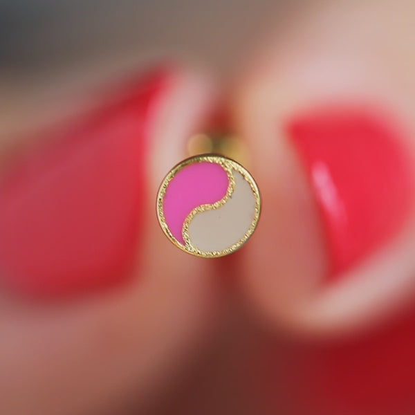 LULU Copenhagen Yin Yang örhÀnge 1 st Ear stud, 1 pcs Pink/Buttercream - Video preview