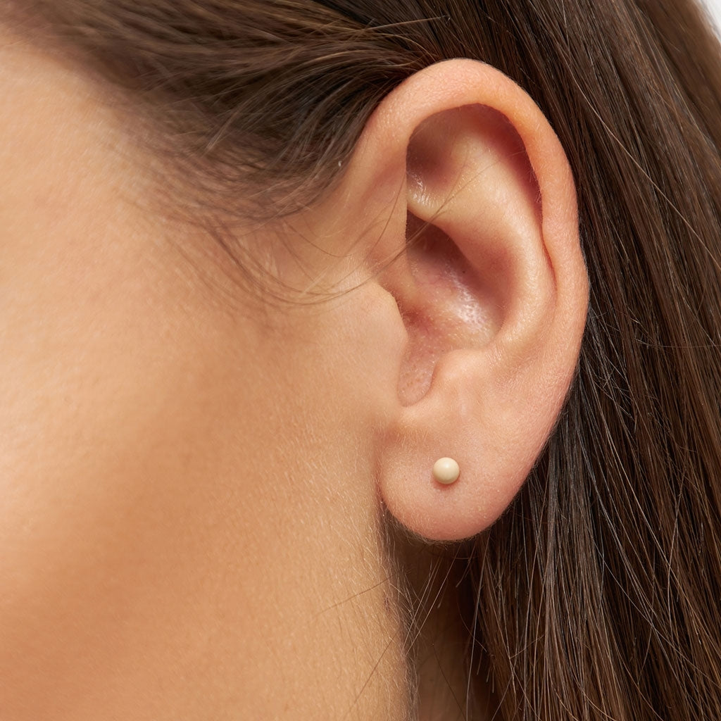 LULU Copenhagen Color Ball örhÀnge 1 st Ear stud, 1 pcs Buttercream