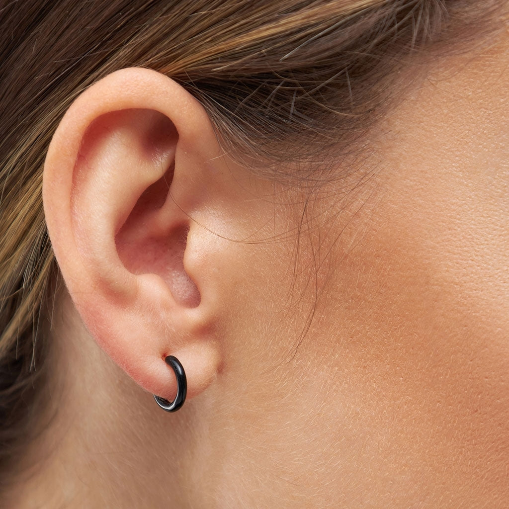 LULU Copenhagen Color Hoop 1 st Hoops Svart