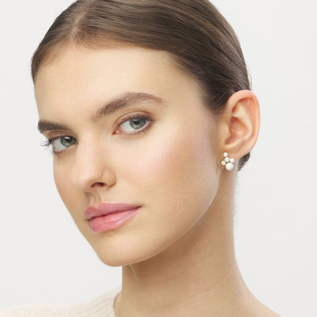 LULU Copenhagen Bouquet Cloud örhänge 1 st Ear stud, 1 pcs Coconut Milk