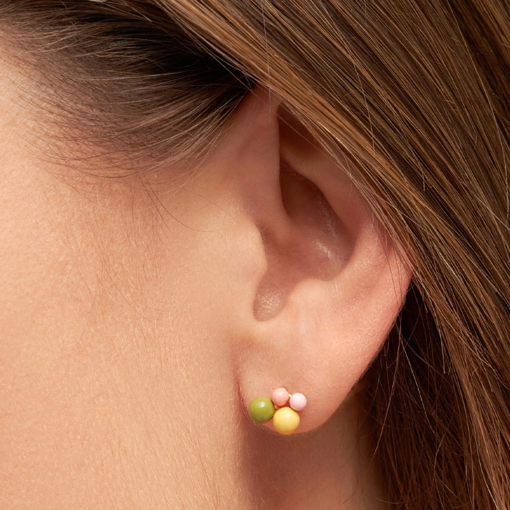 LULU Copenhagen Bouquet Green Yellow örhänge 1 st Ear stud, 1 pcs Guldpläterad