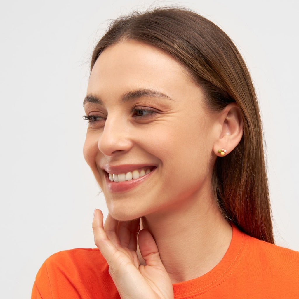 LULU Copenhagen Bouquet Green Yellow örhänge 1 st Ear stud, 1 pcs Guldpläterad