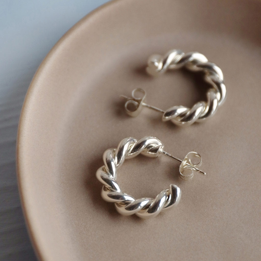 LULU Copenhagen Chunky Twisted Hoops par - försilvrad Hoops Silver Plated