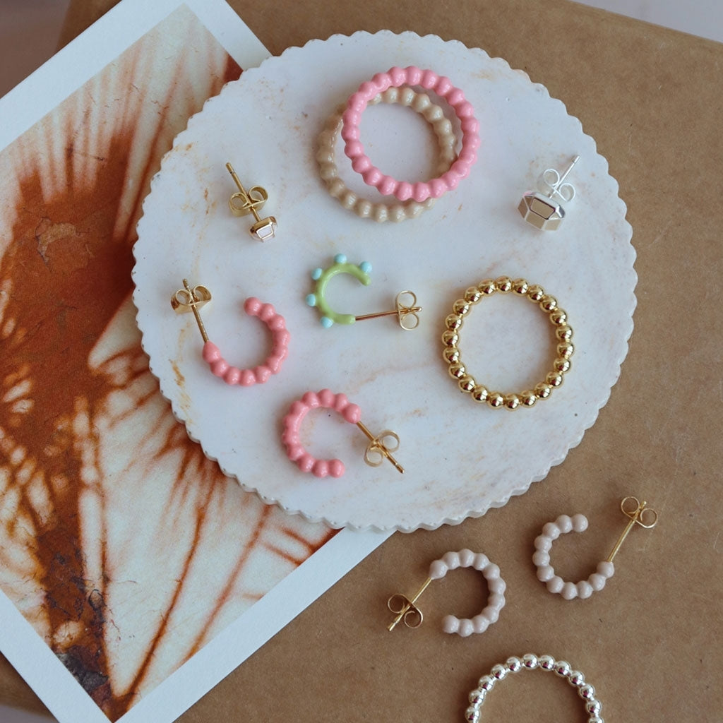 LULU Copenhagen Color Ball Hoops - Litet Par Hoops Buttercream