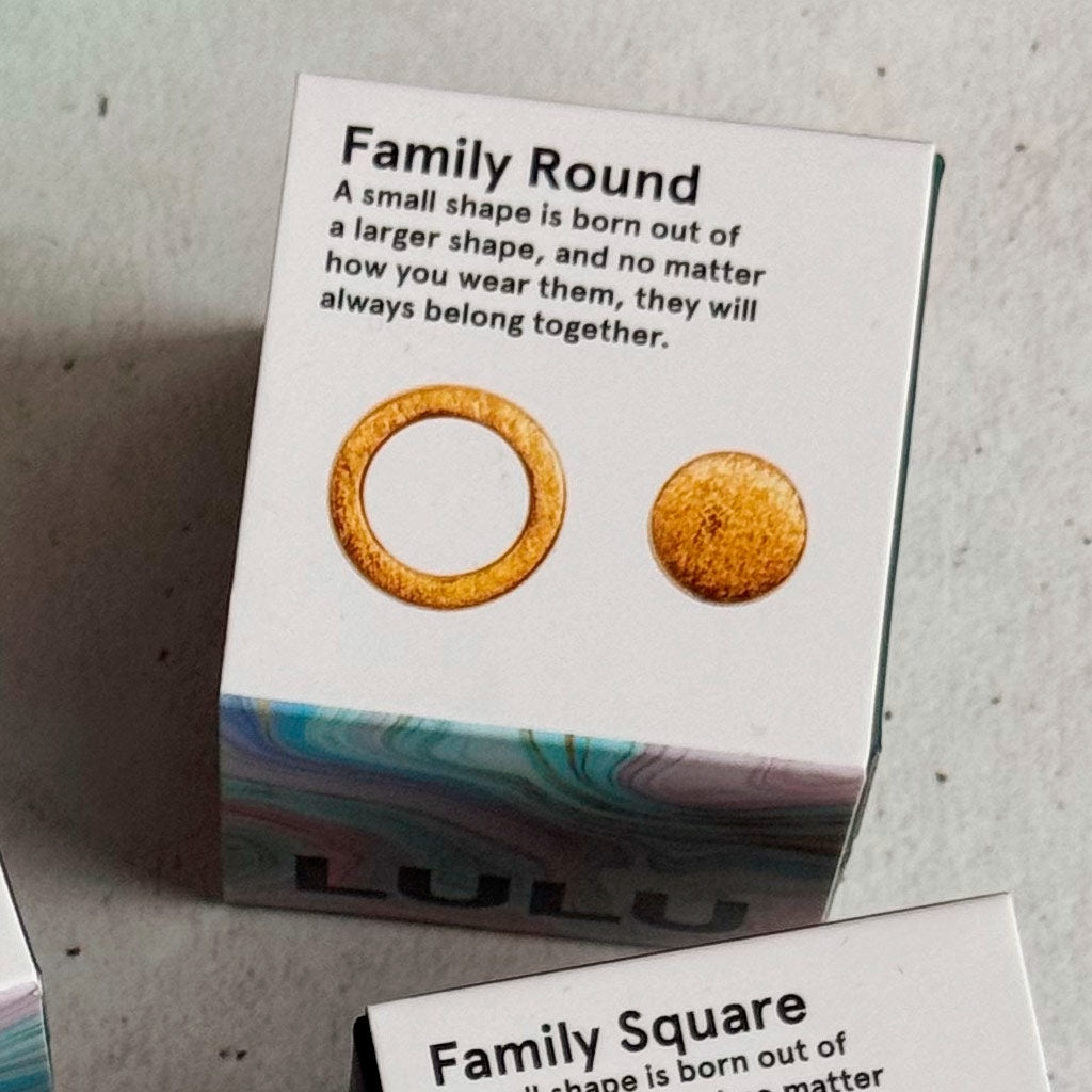 LULU Copenhagen Family Round Örhängen par borstad Earrings, pairs Guldpläterad
