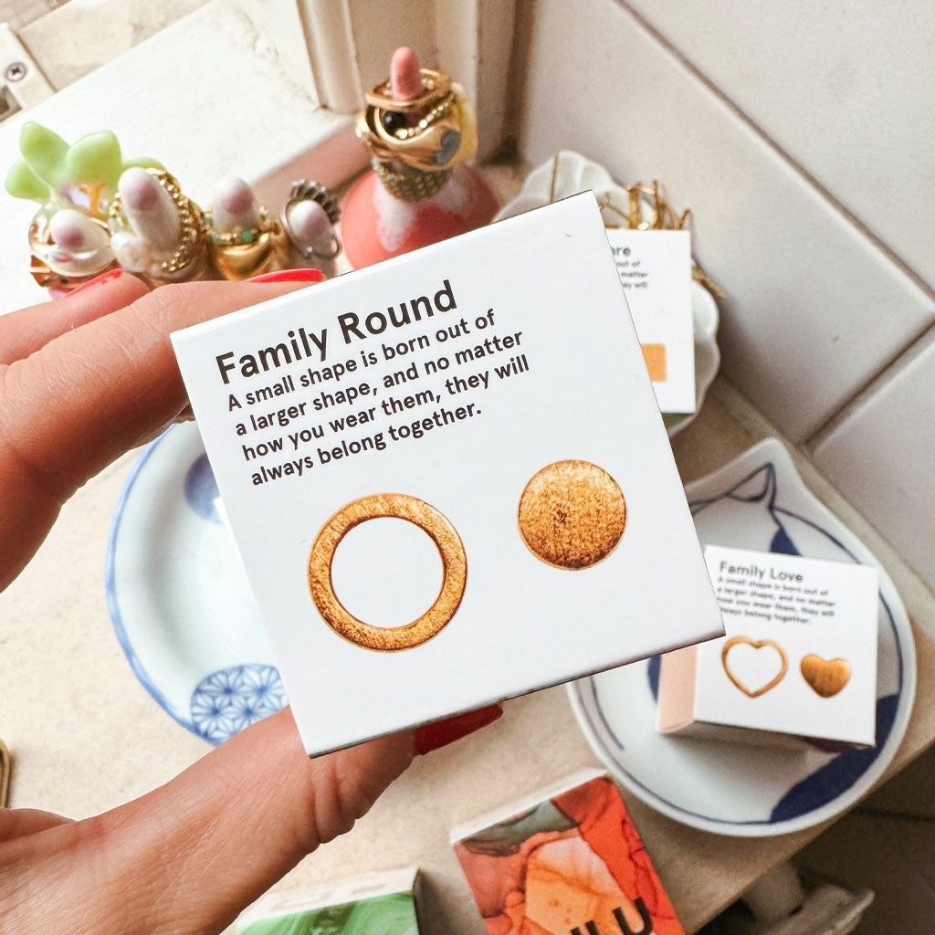 LULU Copenhagen Family Round Örhängen par borstad Earrings, pairs Guldpläterad