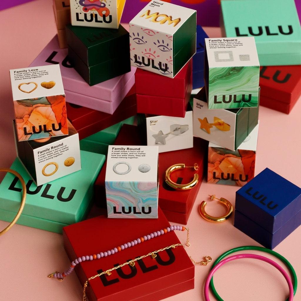 LULU Copenhagen Family Round Örhängen par borstad Earrings, pairs Guldpläterad