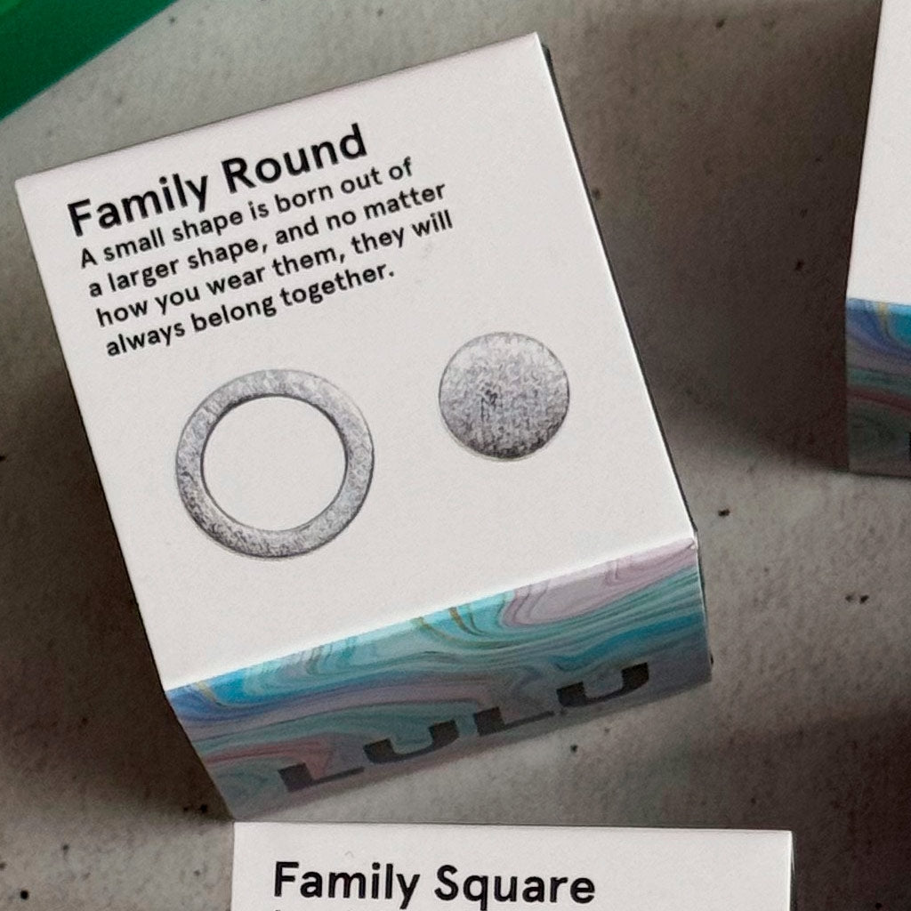 LULU Copenhagen Family Round Örhängen par borstad Earrings, pairs Silver