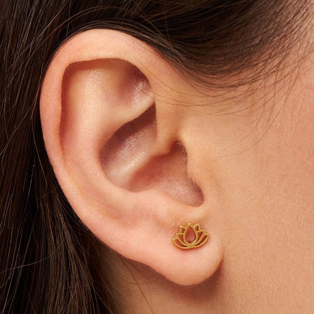 LULU Copenhagen Lotus örhänge 1 st Ear stud, 1 pcs Guldpläterad