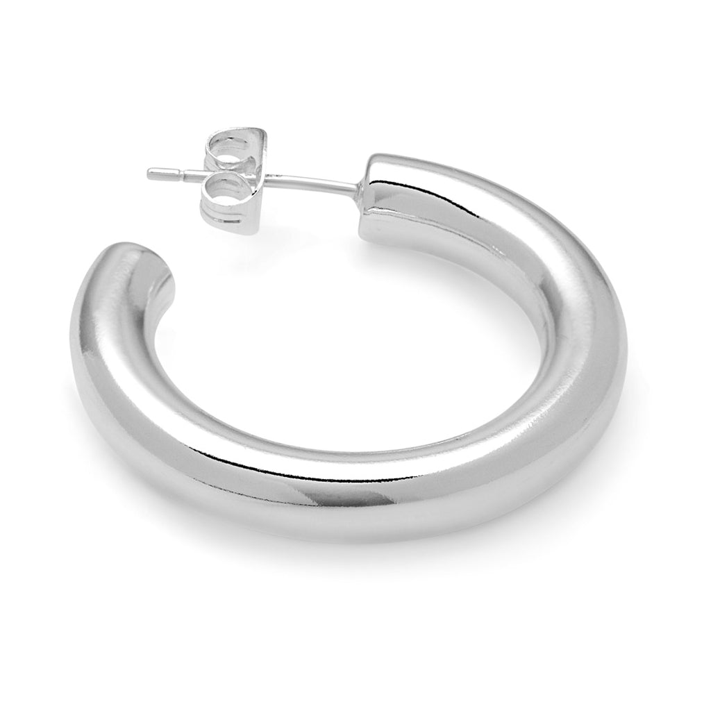 LULU Copenhagen Non Hoops Chunky Medium par skinande Hoops Silver Plated