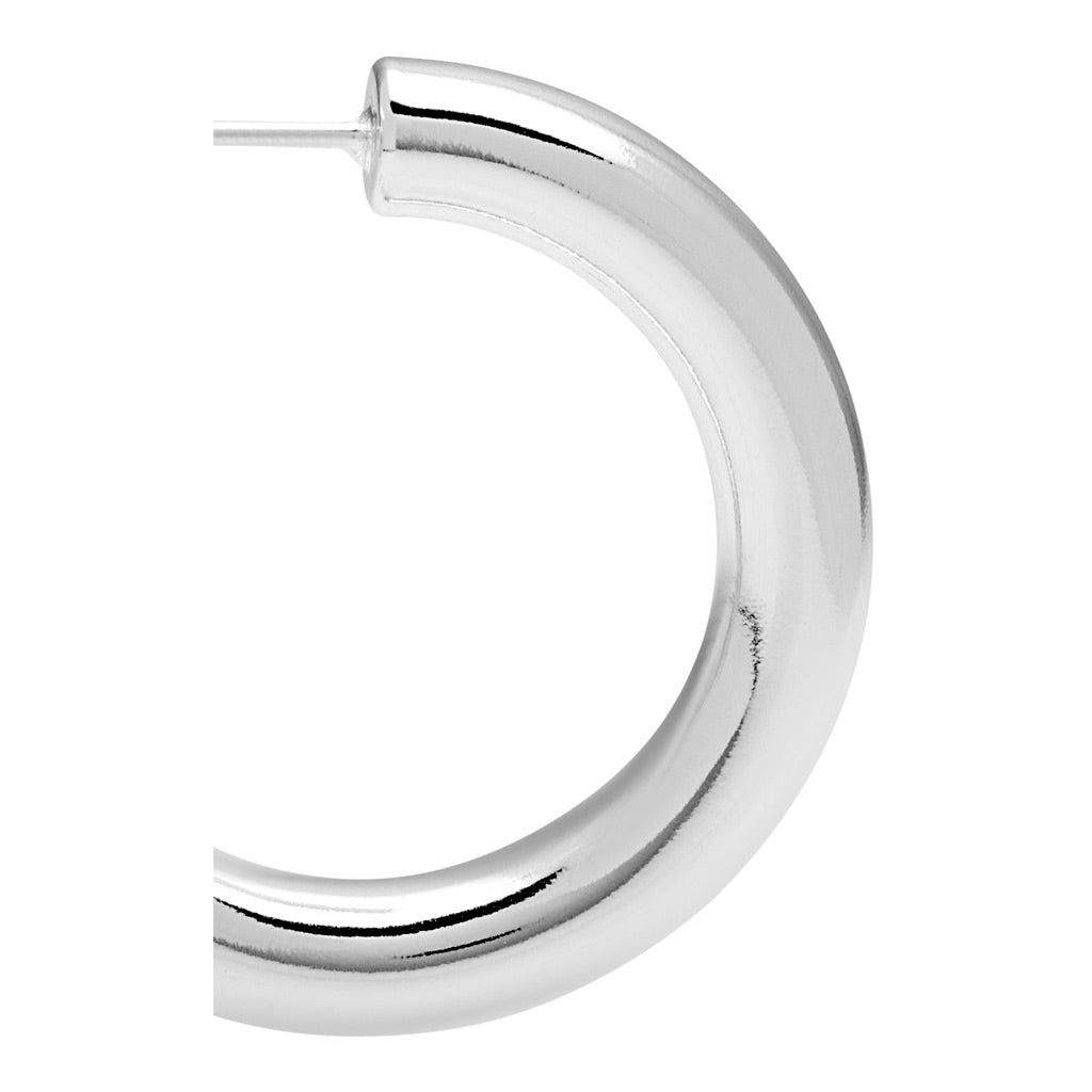 LULU Copenhagen Non Hoops Chunky Medium par skinande Hoops Silver Plated