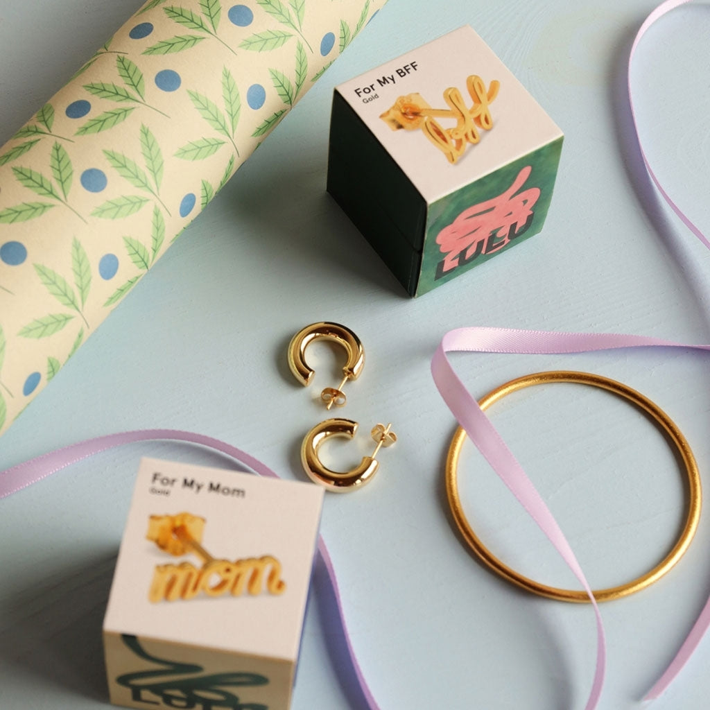 LULU Copenhagen Non Hoops Chunky Small par skinande Hoops Guldpläterad