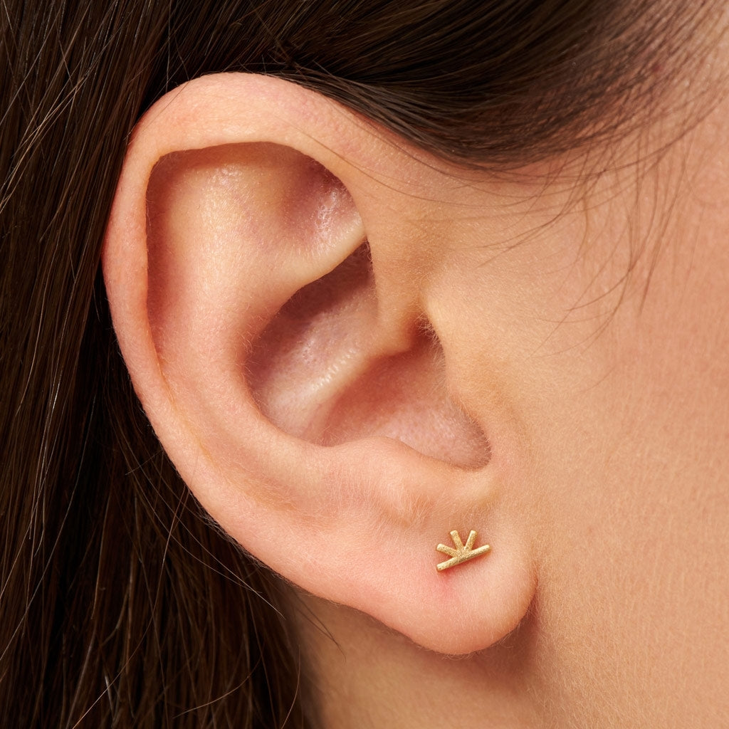 LULU Copenhagen Sunrise örhänge 1 st Ear stud, 1 pcs Guldpläterad