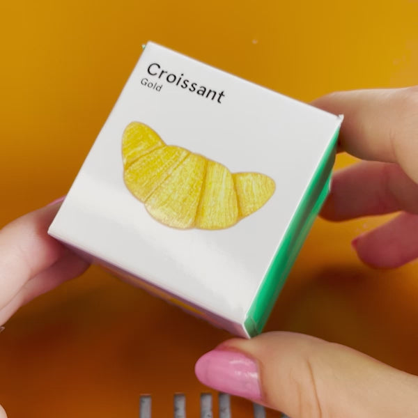 LULU Copenhagen Croissant örhänge 1 st Ear stud, 1 pcs Guldpläterad - Video preview