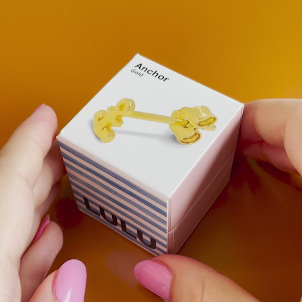 LULU Copenhagen Anchor örhänge 1 st Ear stud, 1 pcs Guldpläterad - Video preview
