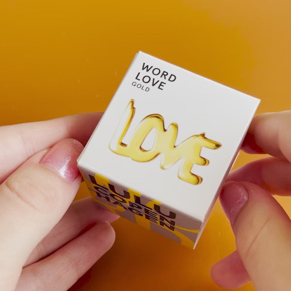 LULU Copenhagen Word Love örhänge 1 st Ear stud, 1 pcs Guldpläterad