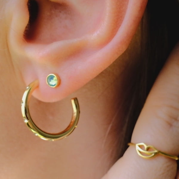 LULU Copenhagen OMG Hoops Small par guldpläterad Hoops Violett - Video preview