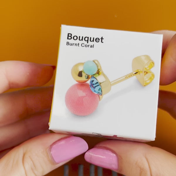 LULU Copenhagen Bouquet Burnt Coral örhänge 1 st Ear stud, 1 pcs Guldpläterad - Video preview